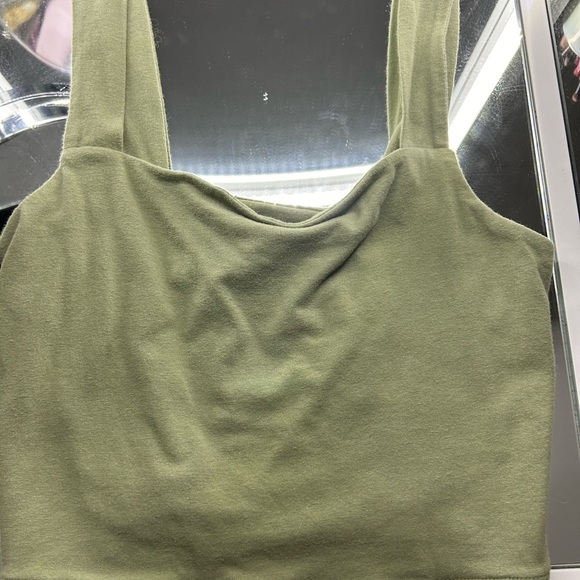 Cute crop top - Picture 1 of 2